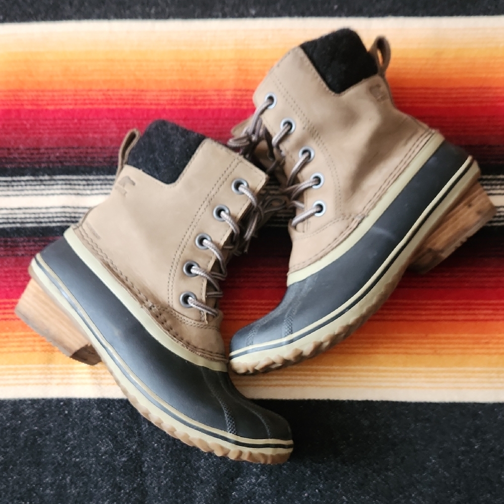 Sorel Tan and Black Winter Duck Boots Size 9